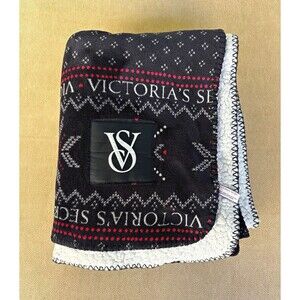 Victoria's Secret Sherpa Throw Blanket 50x60 Black White Red Snowflake Winter